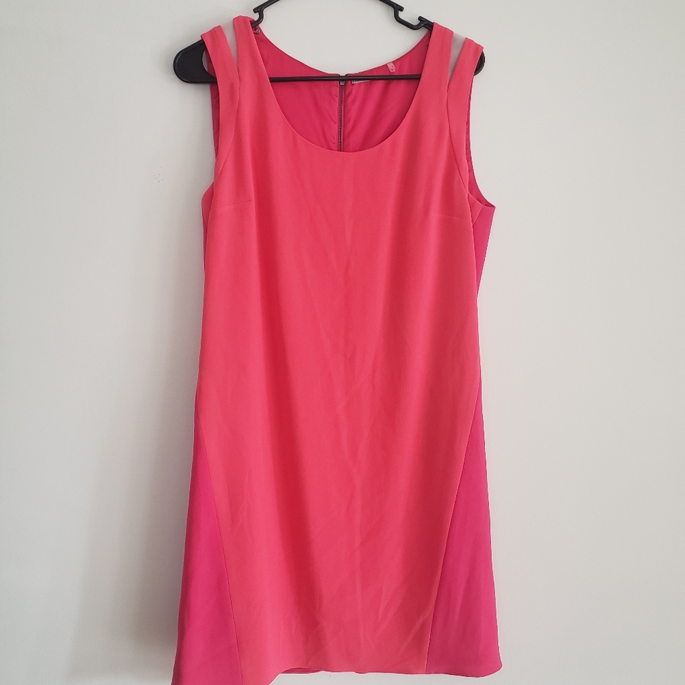 EUC Elie Tahari Shift Dress